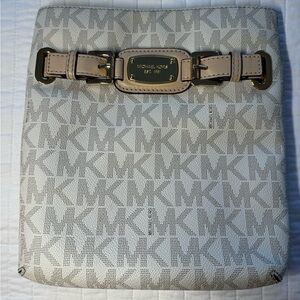 White Michael Kors Crossbody Purse
